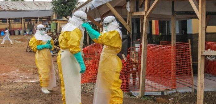 Centro de Manejo de Casos de Ébola en Guéckédou, Guinea. © Laura Bianchi/MSFLaura Bianchi/MSF