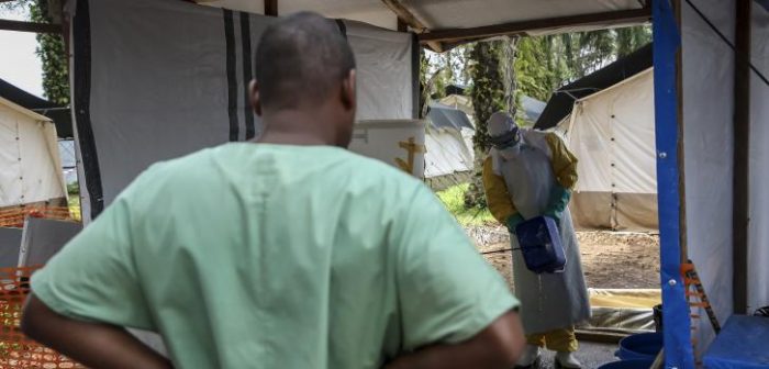 Trabajadores de Médicos Sin Fronteras en el centro de tránsito en Beni, República Democrática del Congo.MSF