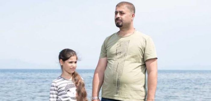 Marwan, 36 años, y su hija de 11 años son iraquíes. Tuvieron que huir de Bagdad cuando él fue amenazado por una milicia y sintió que su vida corría peligro.Robin Hammond/Witness Change