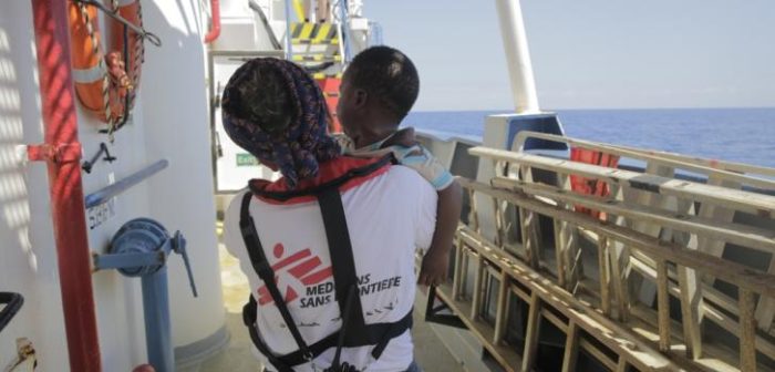 Rescate de Médicos Sin Fronteras en el barco Dignity I en el Mar Mediterráneo © Agus Morales/MSF
