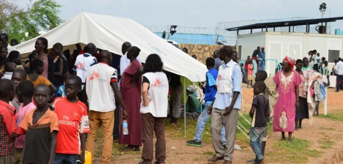 Clínica móvil en Gudele, Juba. 13 de julio 2016. © Raphael Veicht/ MSFRaphael Veicht / MSF