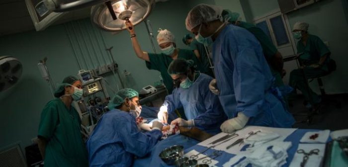 El equipo quirúrgico de Médicos Sin Fronteras en el hospital Shifa en Franja de Gaza, el 14 de mayo de 2018.Heidi Levine/Sipa Press