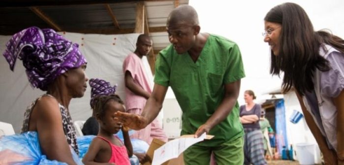 Jackson K.P. Naimah en el Centro de Tratamiento de Ébola ELWA 3, en Monrovia. © Fernando Calero/MSFFernando Calero/MSF