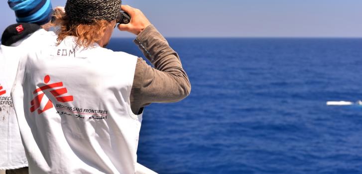 Logistas del barco Bourbon Argos de MSF en una operación de rescate en el Mediterráneo  ©Julie Remy/MSF