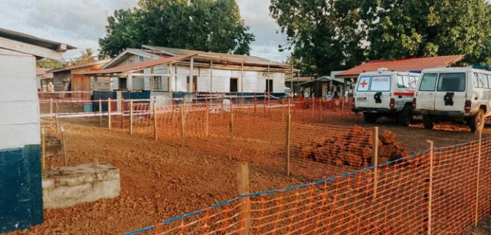 Imagen de archivo del 5 de mayo de 2022: vista del nuevo circuito para pacientes instalado por nuestra organización en el Centro de Tratamiento del Ébola de Wangata, en Mbandaka, República Democrática del Congo.MSF.