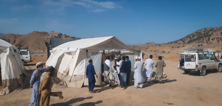 En Bermal, provincia de Paktika, hemos abierto una clínica de ocho camas que funciona las 24 horas donde los pacientes son estabilizados hasta que pueden ser derivados para recibir atención adicional.MSF.