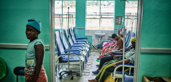 Sala de espera del Hospital Blantyre, en Malawi, especializado en cáncer de cuello uterino.Diego Menjibar.