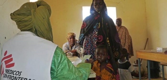 Vacunación en Ansongo, norte de Mali. Noviembre de 2015. ©MSF