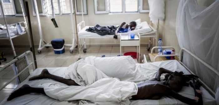 Pacientes en el hospital de MSF en Kinshasa. ©Guillaume Binet/MYOP