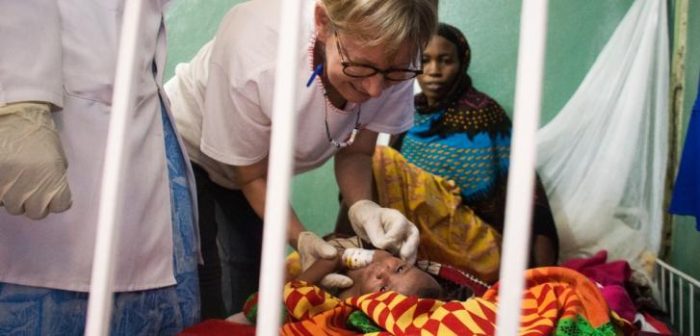 La doctora Veronika, una ginecóloga de MSF, en Am Timan durante una consulta en el hospital. Enero 2017.Abdoulaye Barry