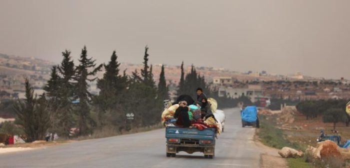 Al norte de Siria, miles de personas huyen de sus hogares por el conflicto armado. ©Omar Haj Kadour/MSF