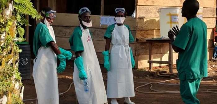 Higienistas en el Centro de Tratamiento en Mangina. Karin Huster/MSF