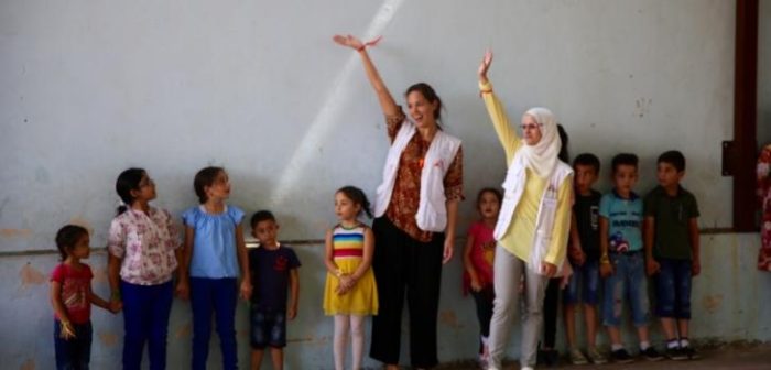Yvette Aiello, psicóloga de MSF, trabajando con niños y niñas en Cisjordania.Alva Simpson White/MSF