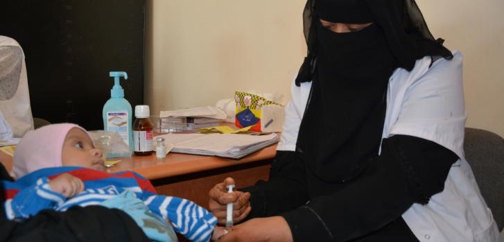 Nahed Ali Marzouk, de 30 años, es enfermera y asistente médica en el centro médico que apoyábamos en el distrito de Al Azariq. Foto tomada en julio 2018.