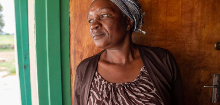 Rumbidzai, de 51 años, fue asistida por el equipo de MSF en el distrito de Chatikobo, Zimbabwe.Nyasha Kadandara/MSF