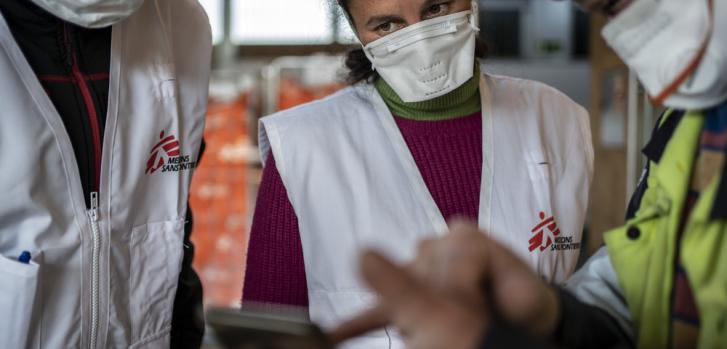 Equipo de Médicos Sin Fronteras en el hospital instalado para tratar enfermos de coronavirus en Alcalá de Henares, Madrid.Olmo Calvo